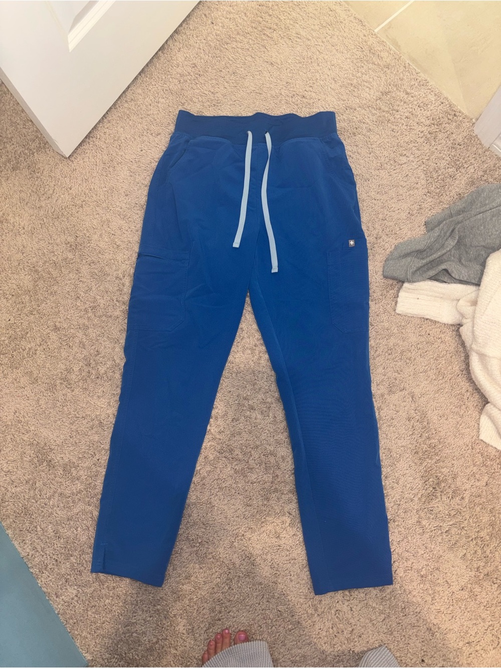 Figs Yola skinny scrub pants - royal blue